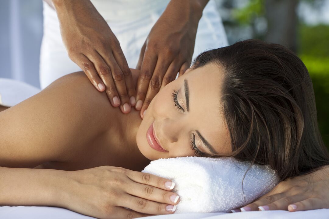 Servikal omurganın osteokondrozunun etkili tedavisi için masaj